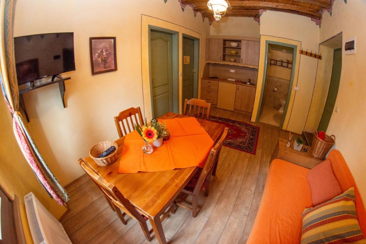 Apartments Belopeski Dvori ครานสกา โกรา ภายนอก รูปภาพ