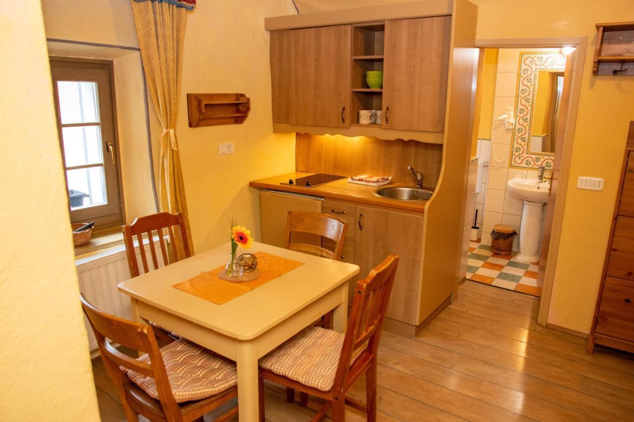 Apartments Belopeski Dvori ครานสกา โกรา ภายนอก รูปภาพ